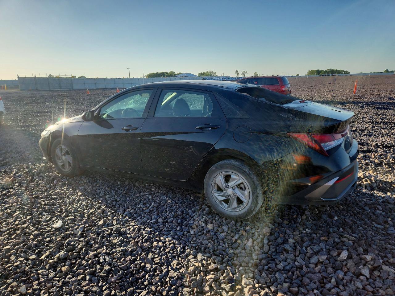 2024 Hyundai Elantra Se - Фото 2