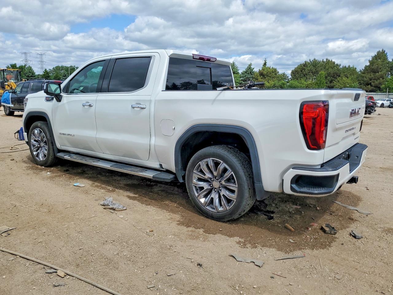 2021 GMC Sierra K1500 At4 - Фото 2