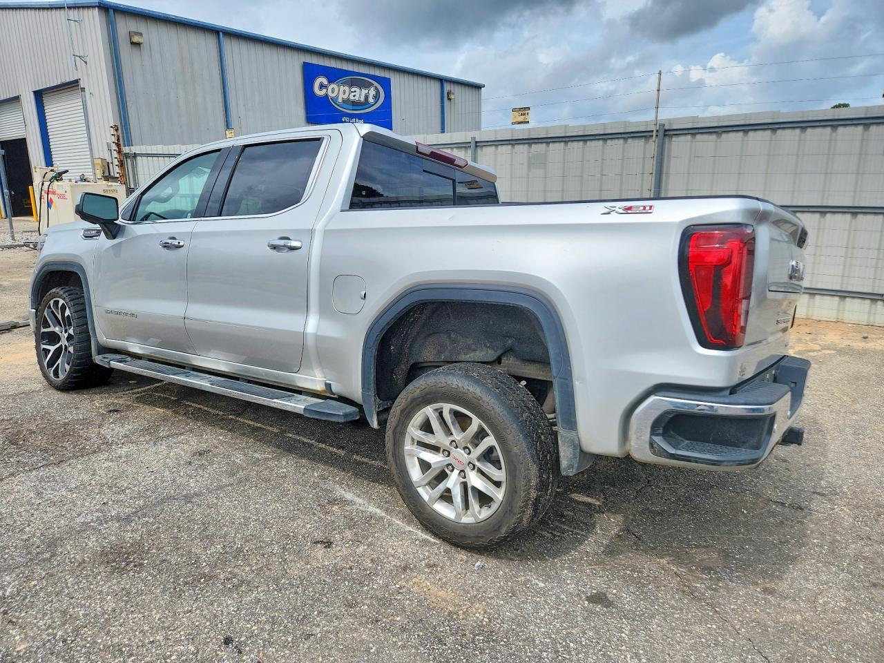2022 GMC Sierra Limited K1500 Slt - Image 2