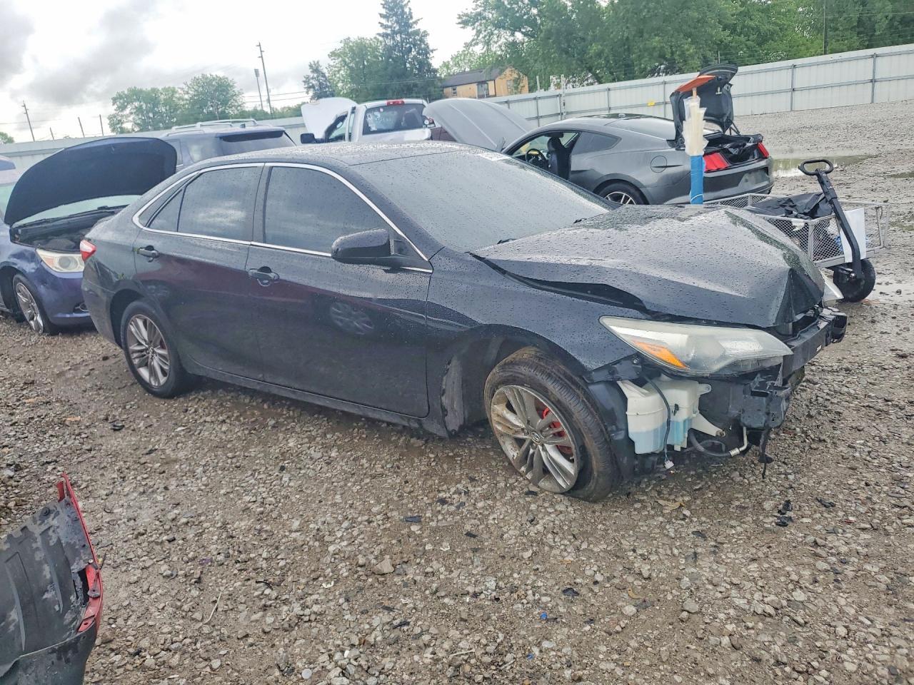 2016 Toyota Camry Se - Фото 4