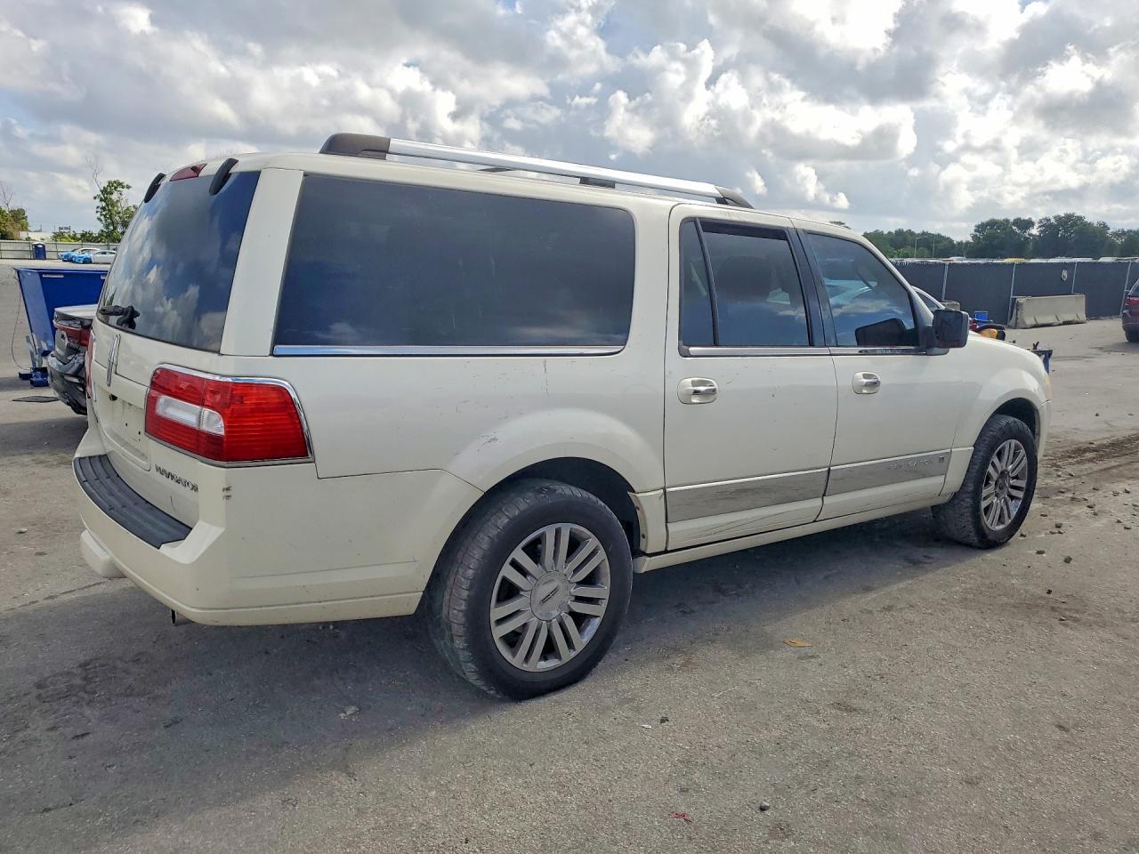 2008 Lincoln Navigator L - Фото 3