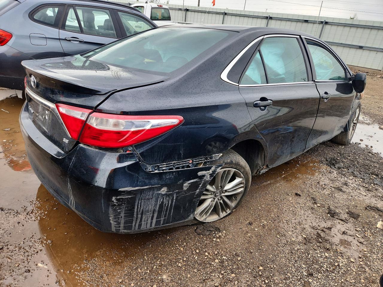 2017 Toyota Camry Se - Фото 3