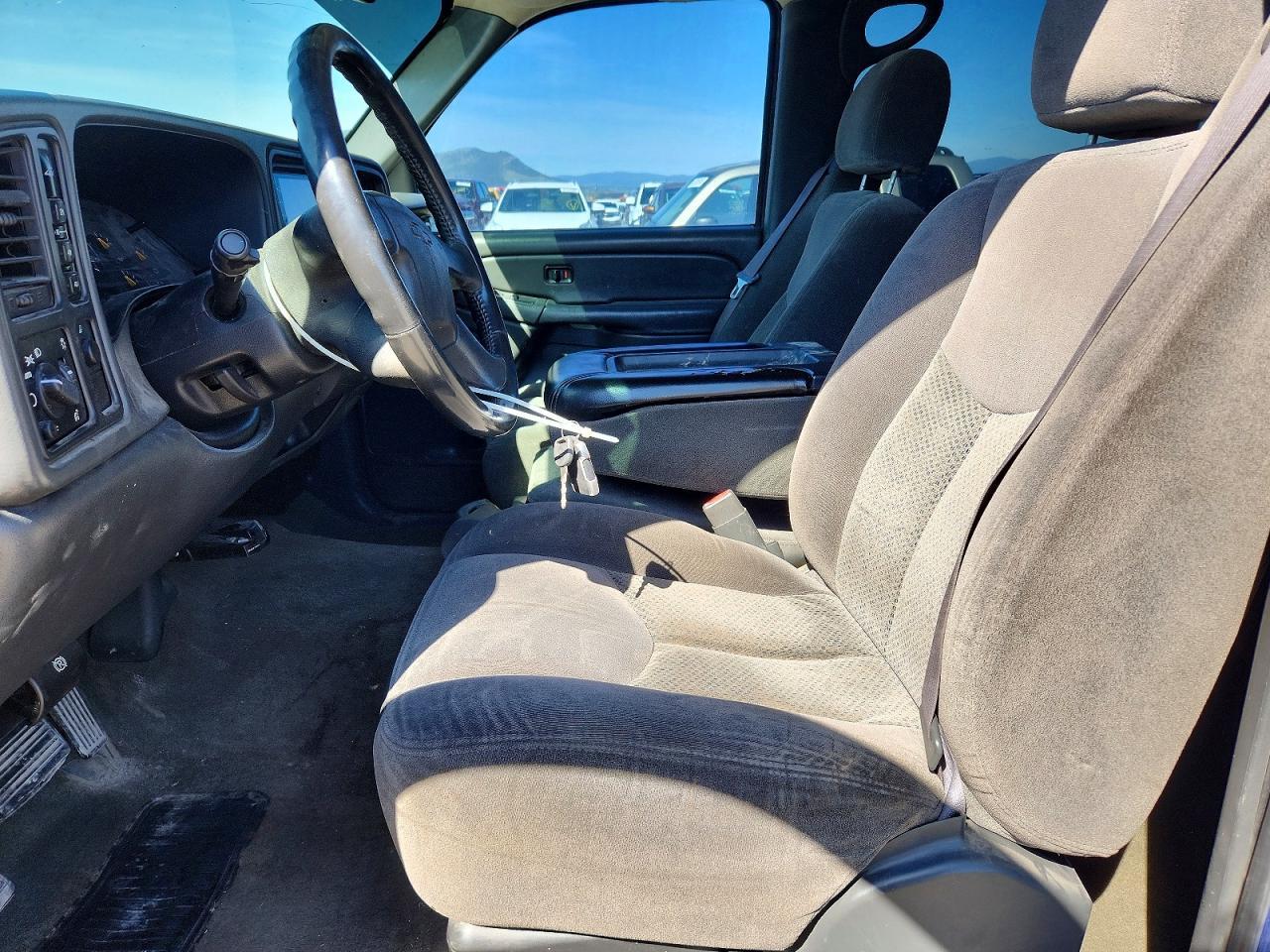 2004 Chevrolet Silverado K2500 Heavy Duty - Image 7