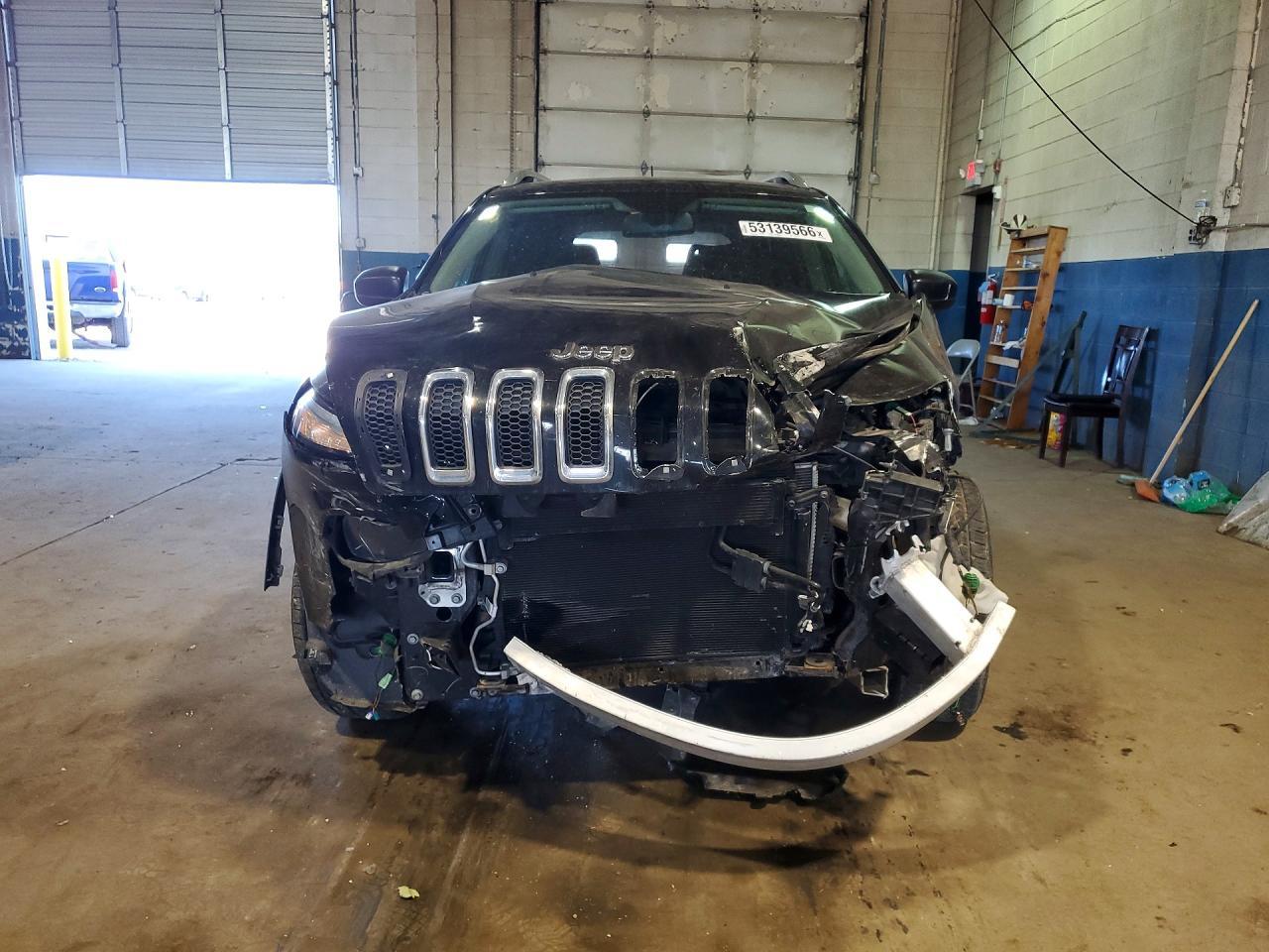 2017 Jeep Cherokee Sport - Image 5