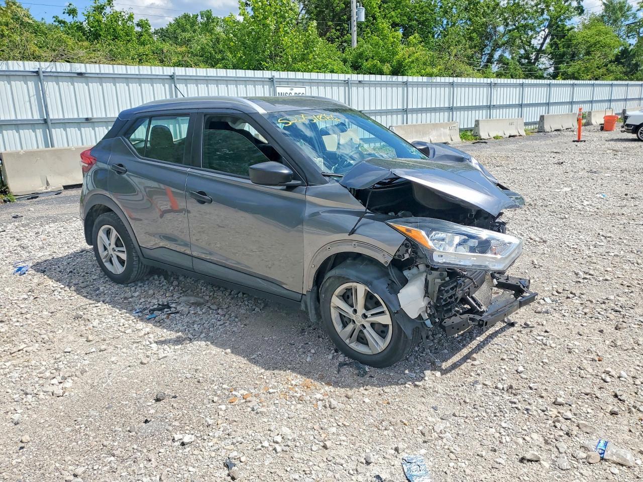 2018 Nissan Kicks S - Image 4