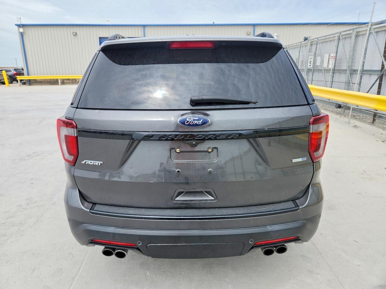 2018 Ford Explorer Sport - Image 6