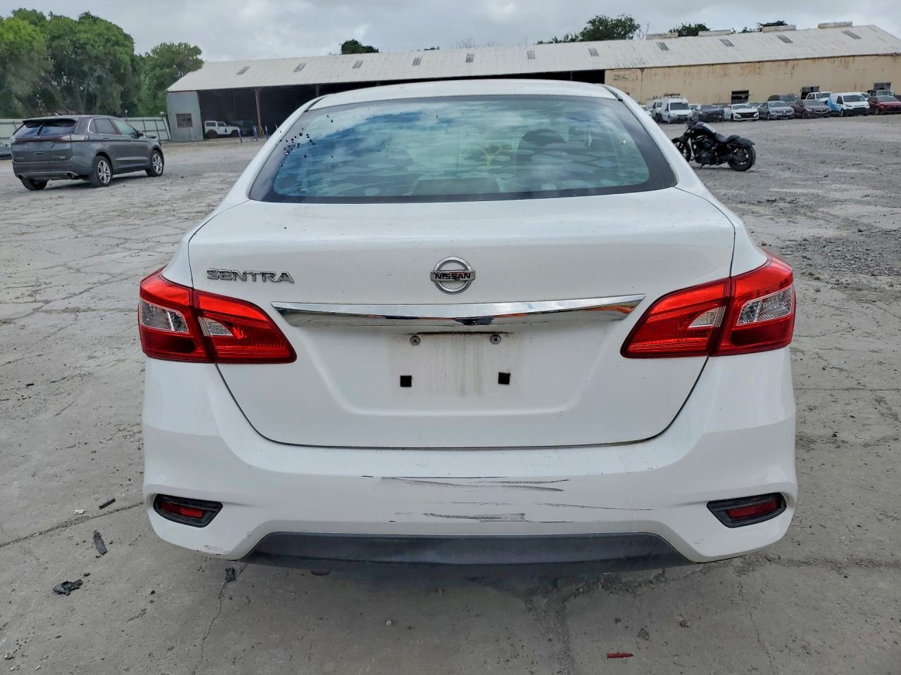 2017 Nissan Sentra S - Фото 6