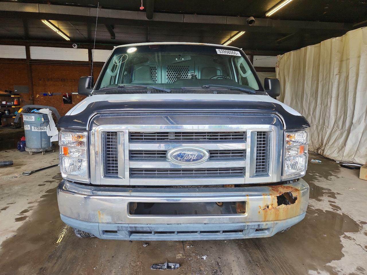 2013 Ford Econoline E250 Van - Image 5