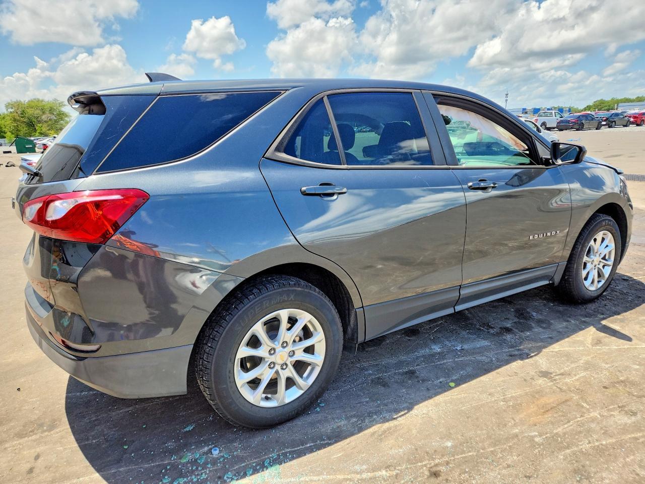 2020 Chevrolet Equinox Ls - Image 3