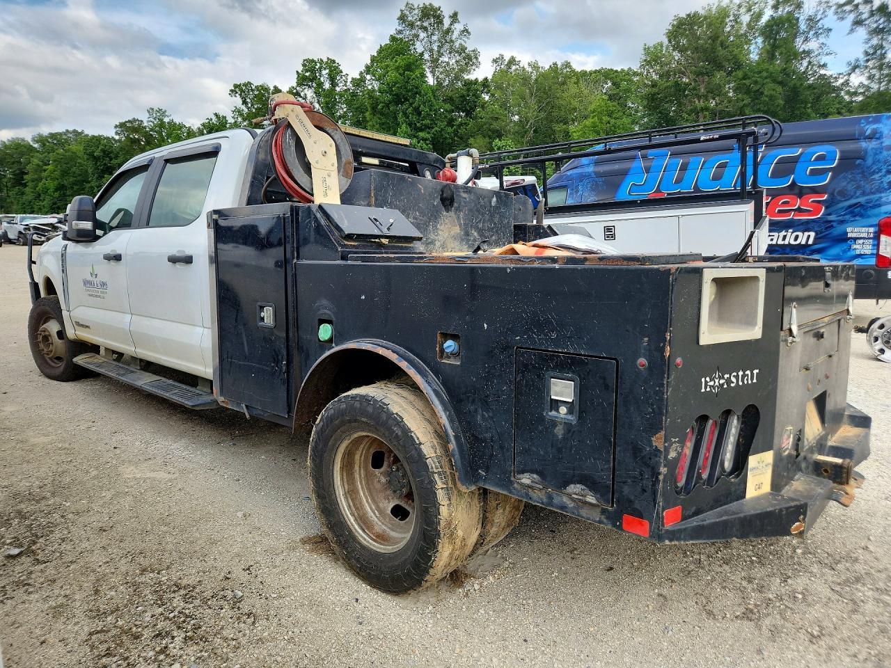 2023 Ford F350 Super Duty - Image 2