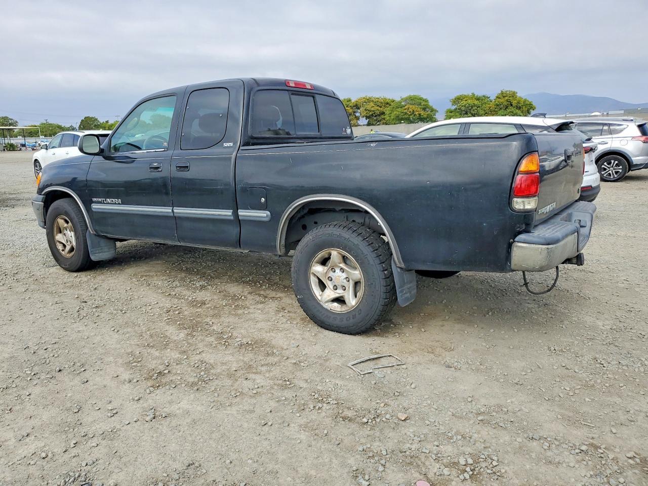 2000 Toyota Tundra Sr5 - Image 2