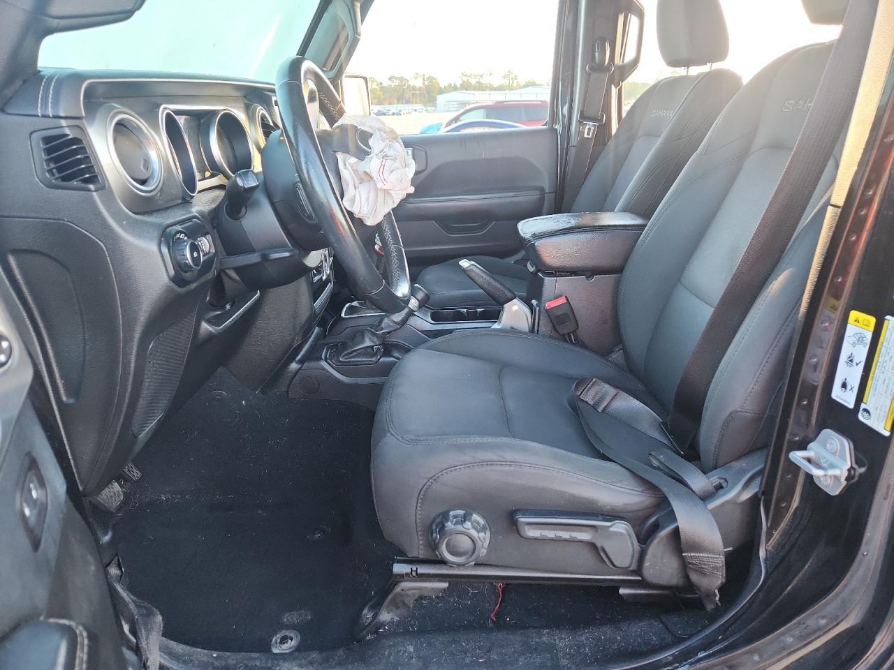 2018 Jeep Wrangler Unlimited Sahara - Image 7