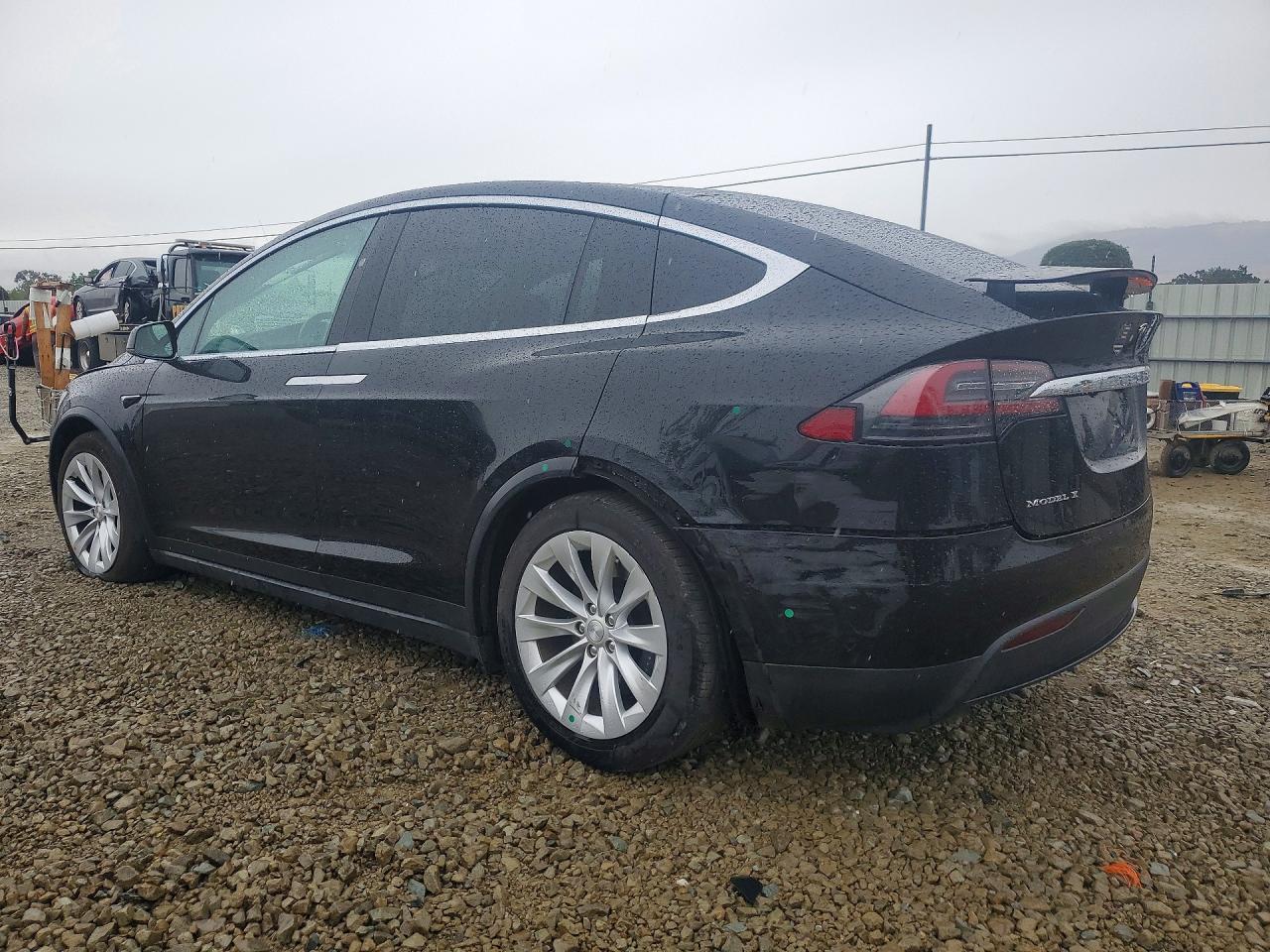 2017 Tesla Model X - Фото 2