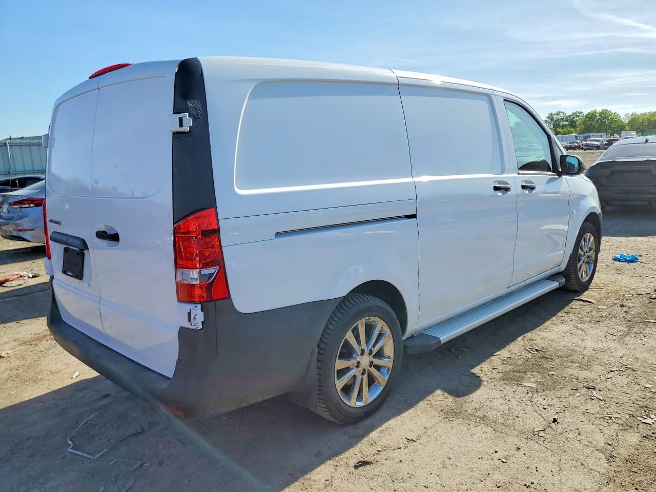 2017 Mercedes-Benz Metris - Image 3