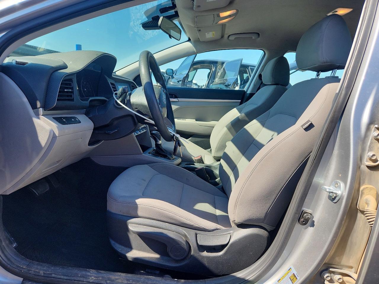 2020 Hyundai Elantra - Фото 7