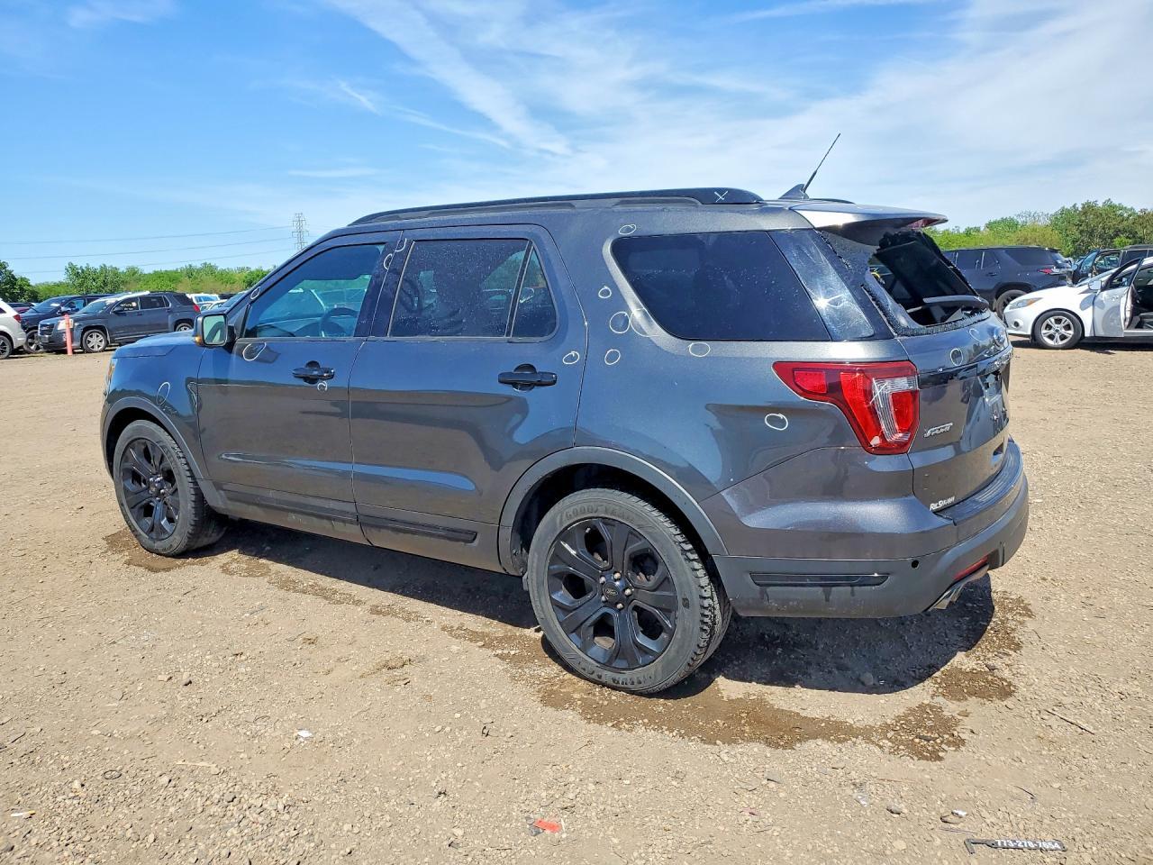 2019 Ford Explorer Sport - Image 2