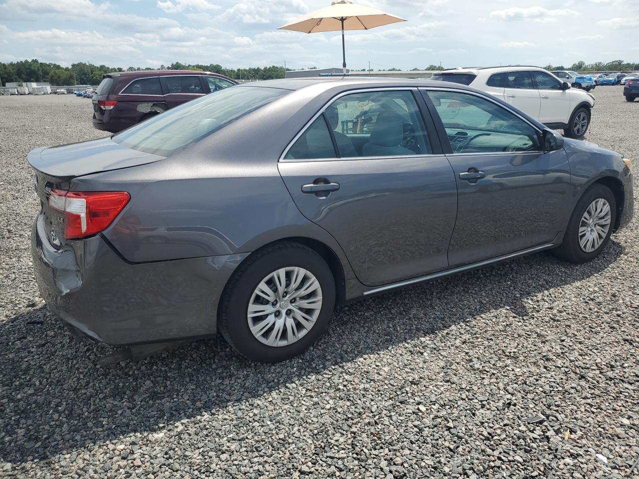 2014 Toyota Camry Le - Image 3