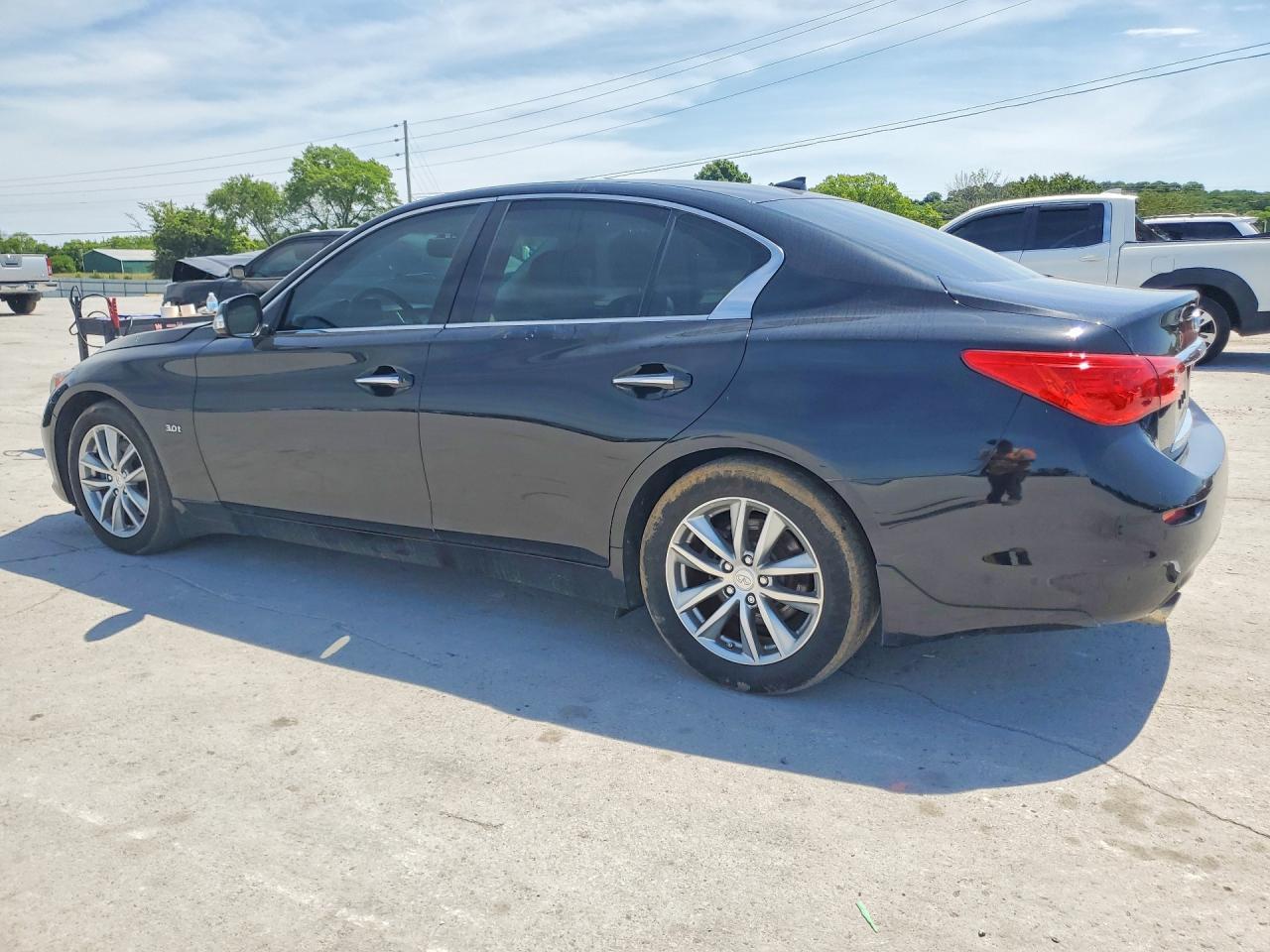 2017 Infiniti Q50 Premium - Image 2