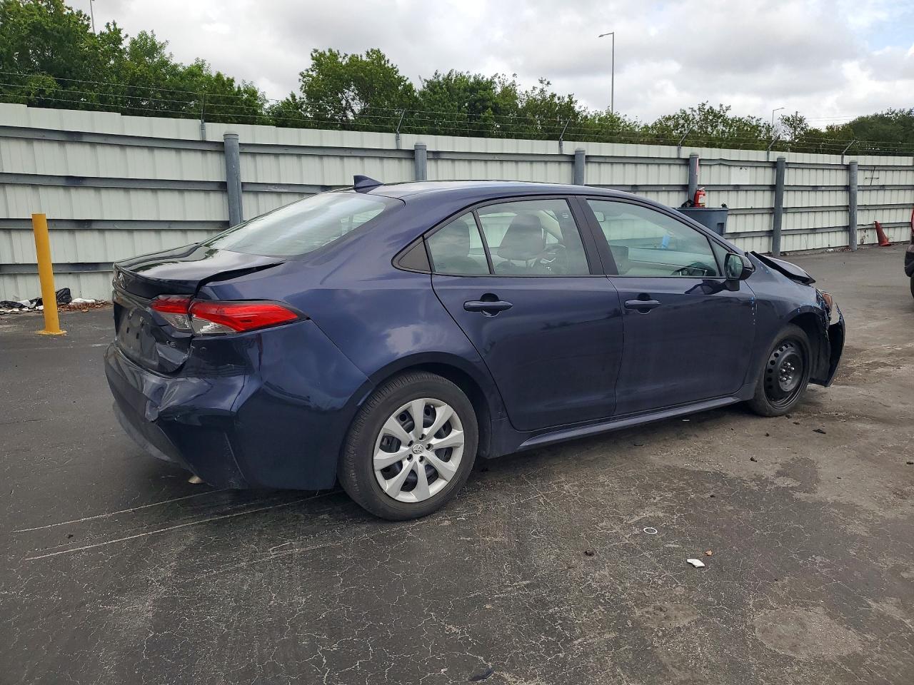 2022 Toyota Corolla Le - Image 3