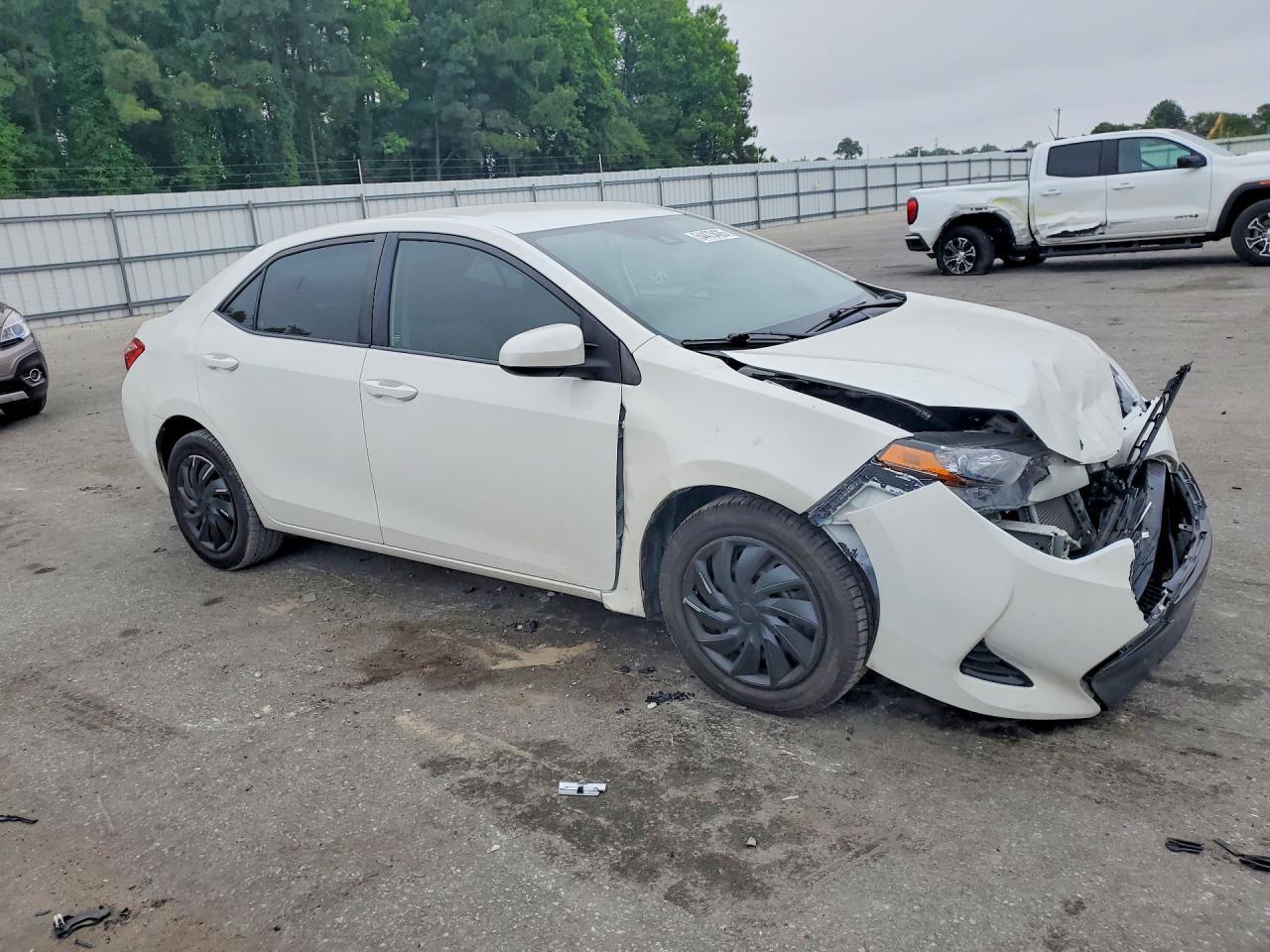 2017 Toyota Corolla Le - Image 4