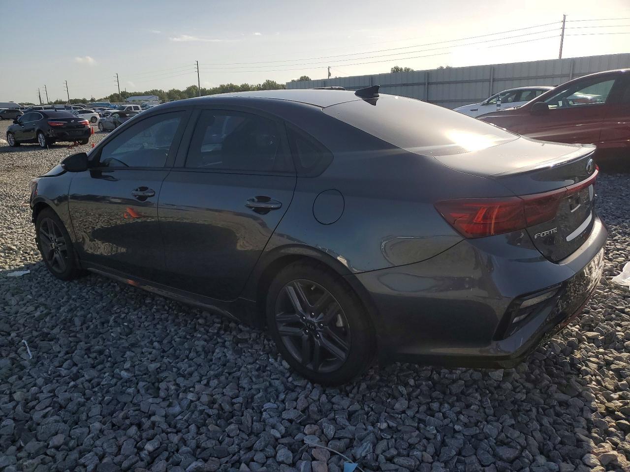 2021 Kia Forte Gt Line - Фото 2