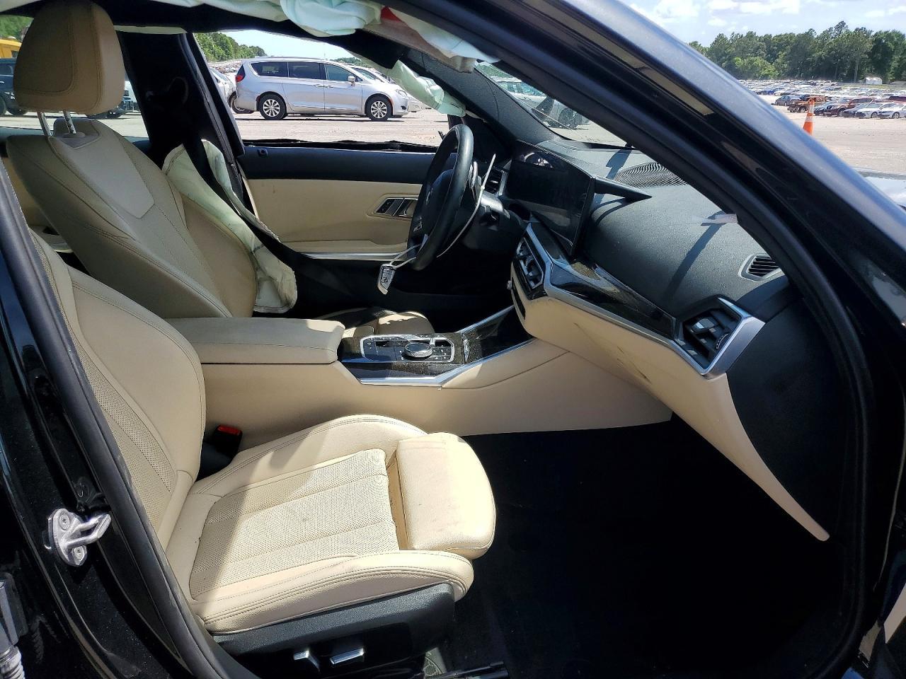 2023 BMW 330I - Фото 7