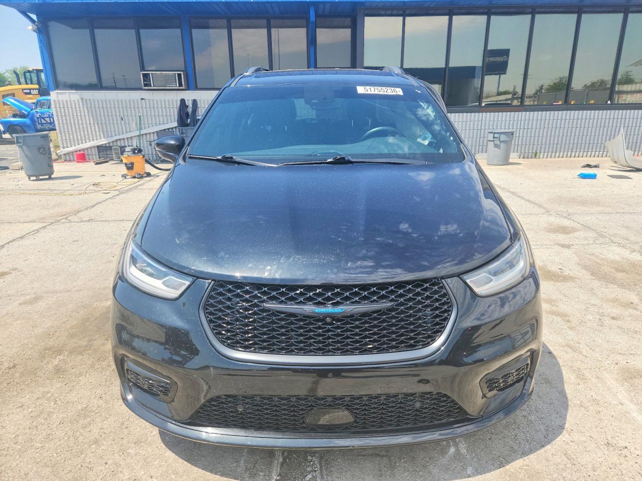 2021 Chrysler Pacifica Hybrid Touring L - Image 5