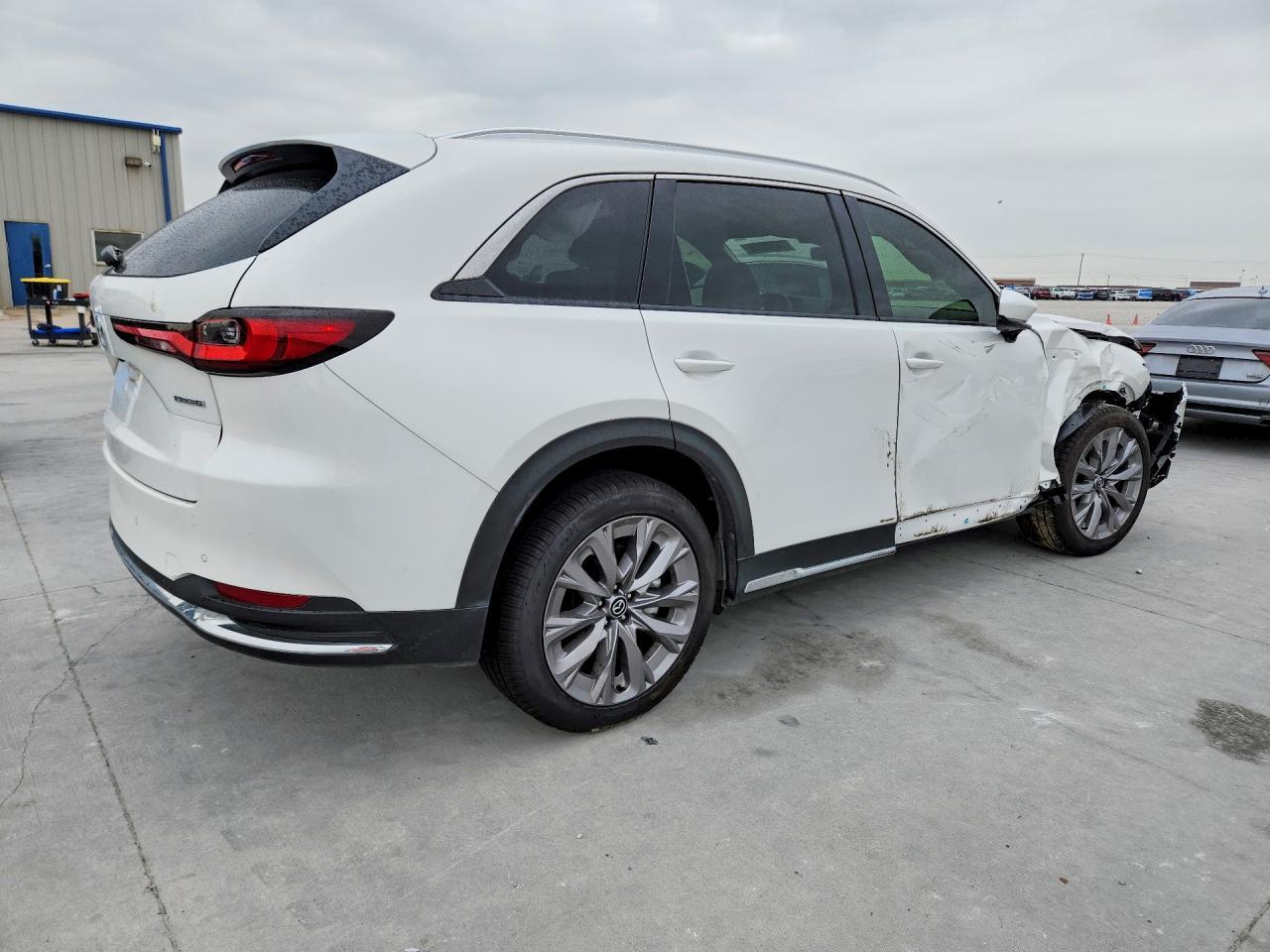 2024 Mazda Cx-90 Premium - Image 3