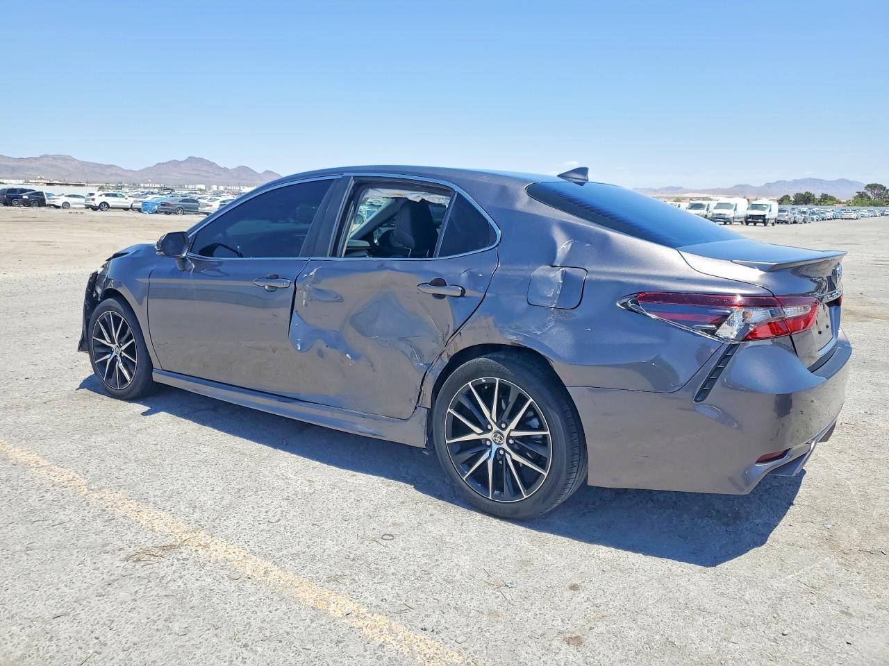 2024 Toyota Camry Se - Фото 2