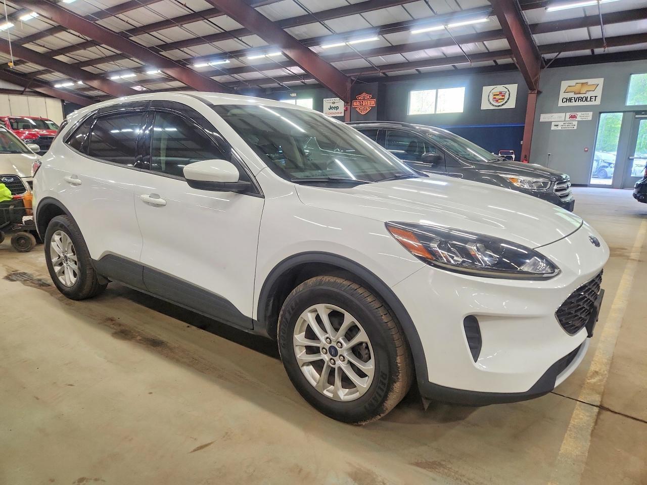 2020 Ford Escape Se - Фото 4