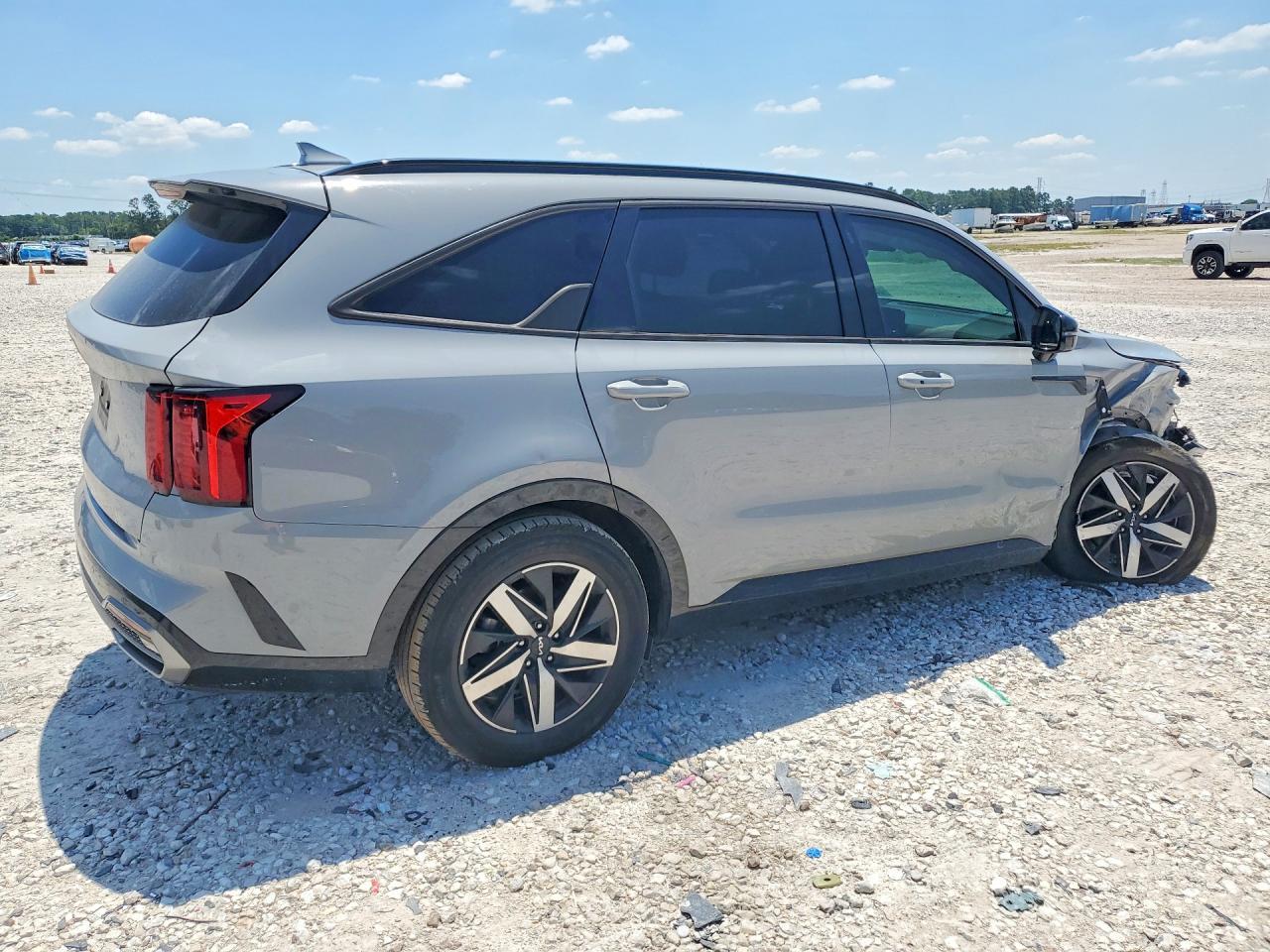 2023 Kia Sorento Ex - Image 3