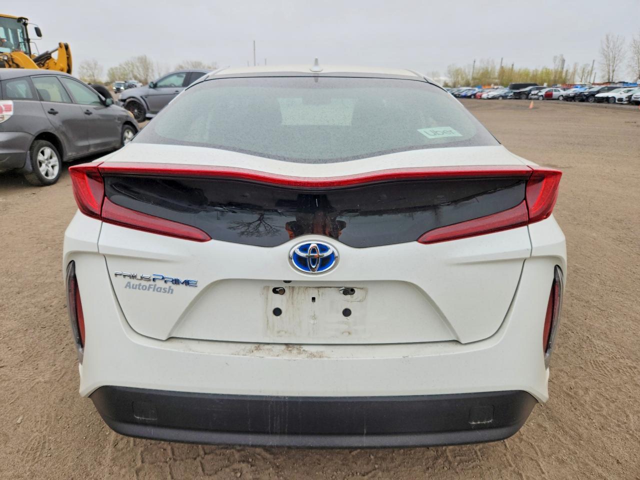 2020 Toyota Prius Prime Le - Фото 6