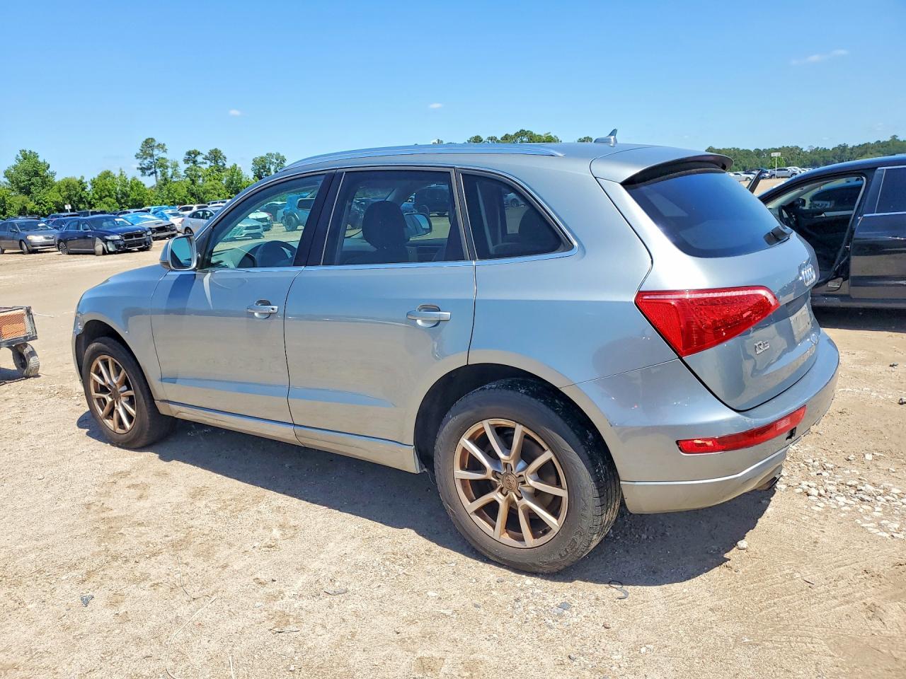 2011 Audi Q5 - Image 2