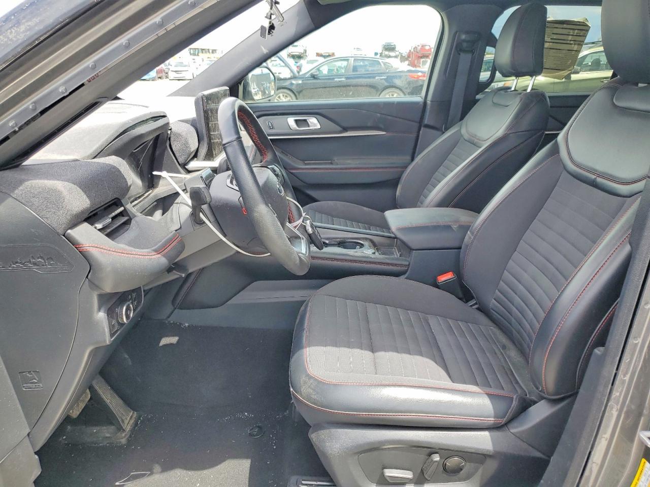 2025 Ford Explorer St-Line - Фото 7