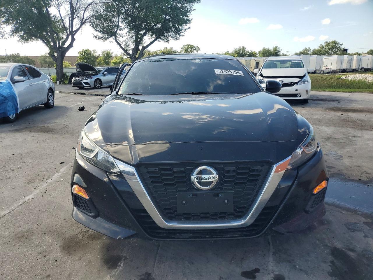 2020 Nissan Altima S - Фото 5