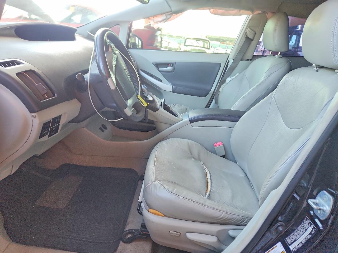2011 Toyota Prius Four - Фото 7