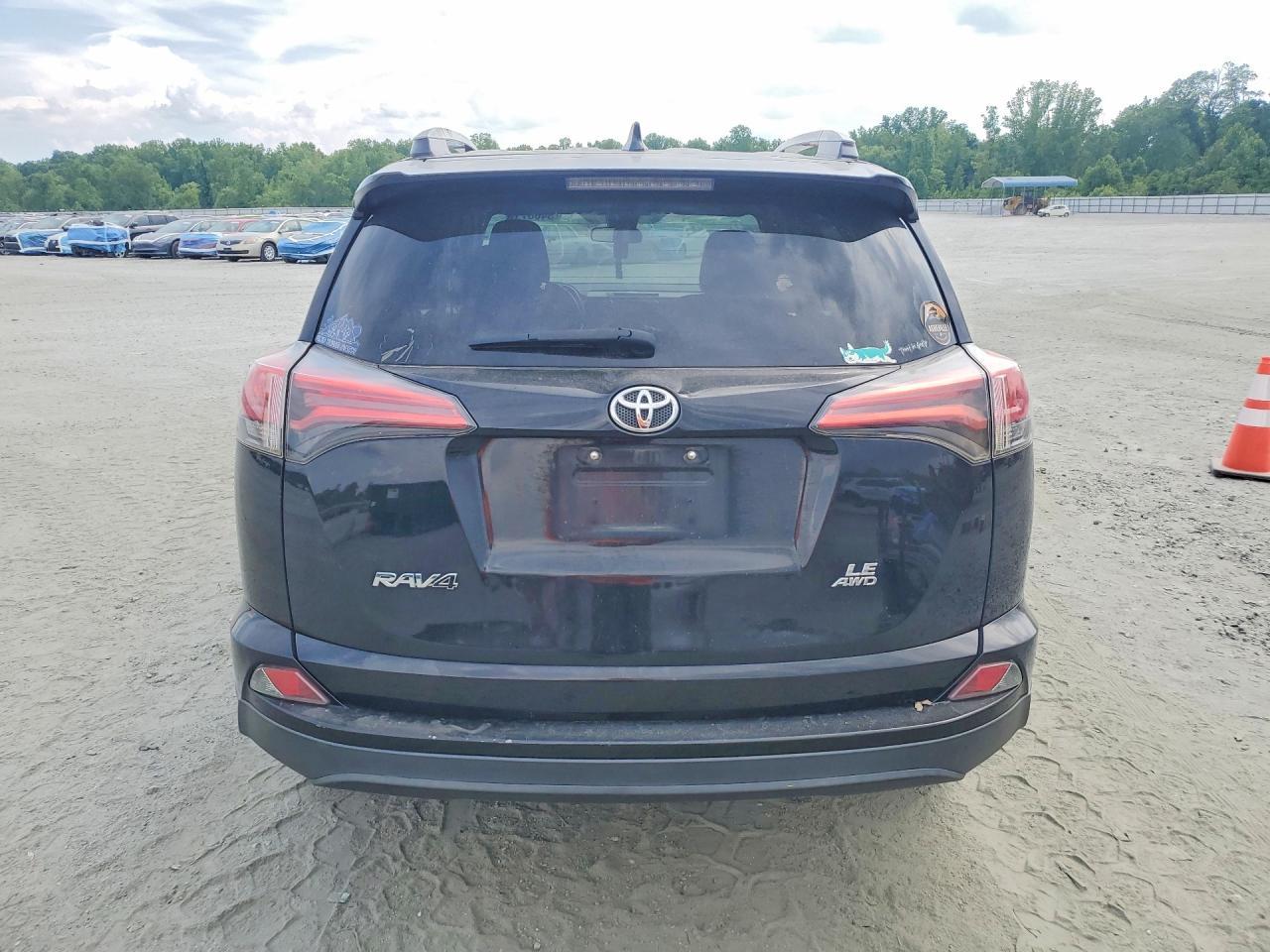 2017 Toyota Rav4 Le - Image 6