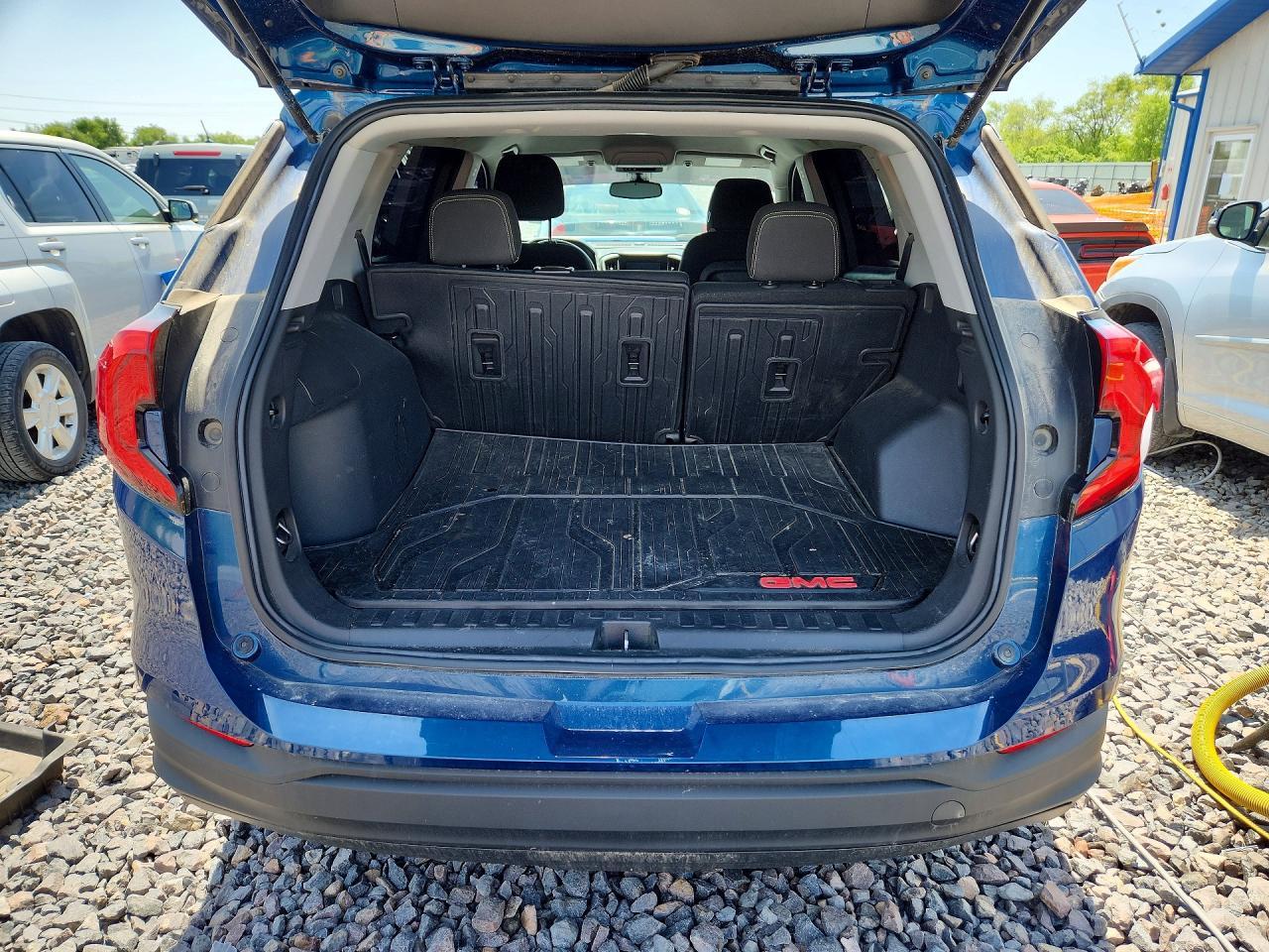 2021 GMC Terrain Sle - Image 6