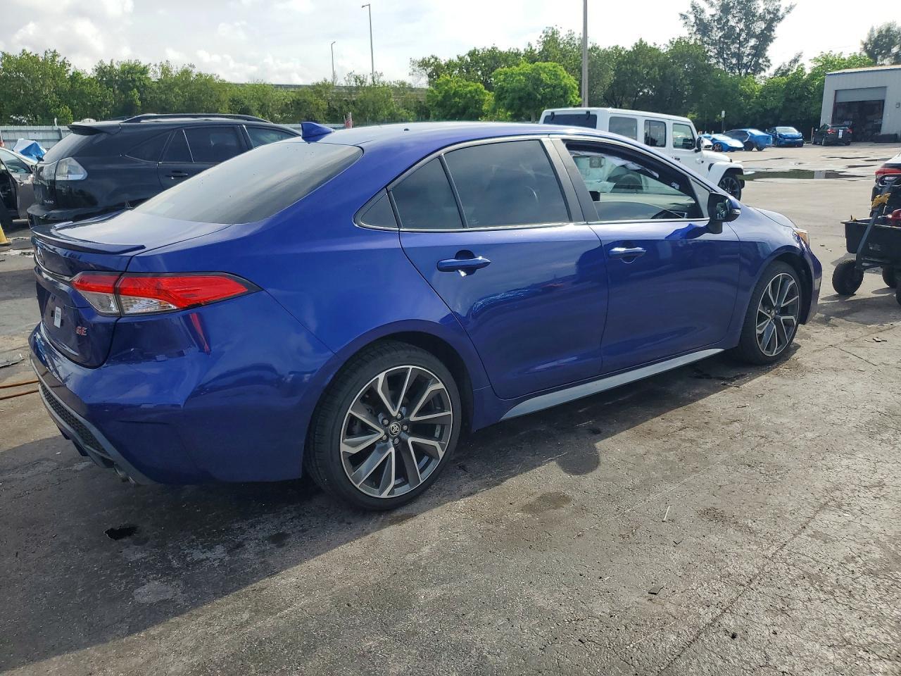 2022 Toyota Corolla Se - Фото 3