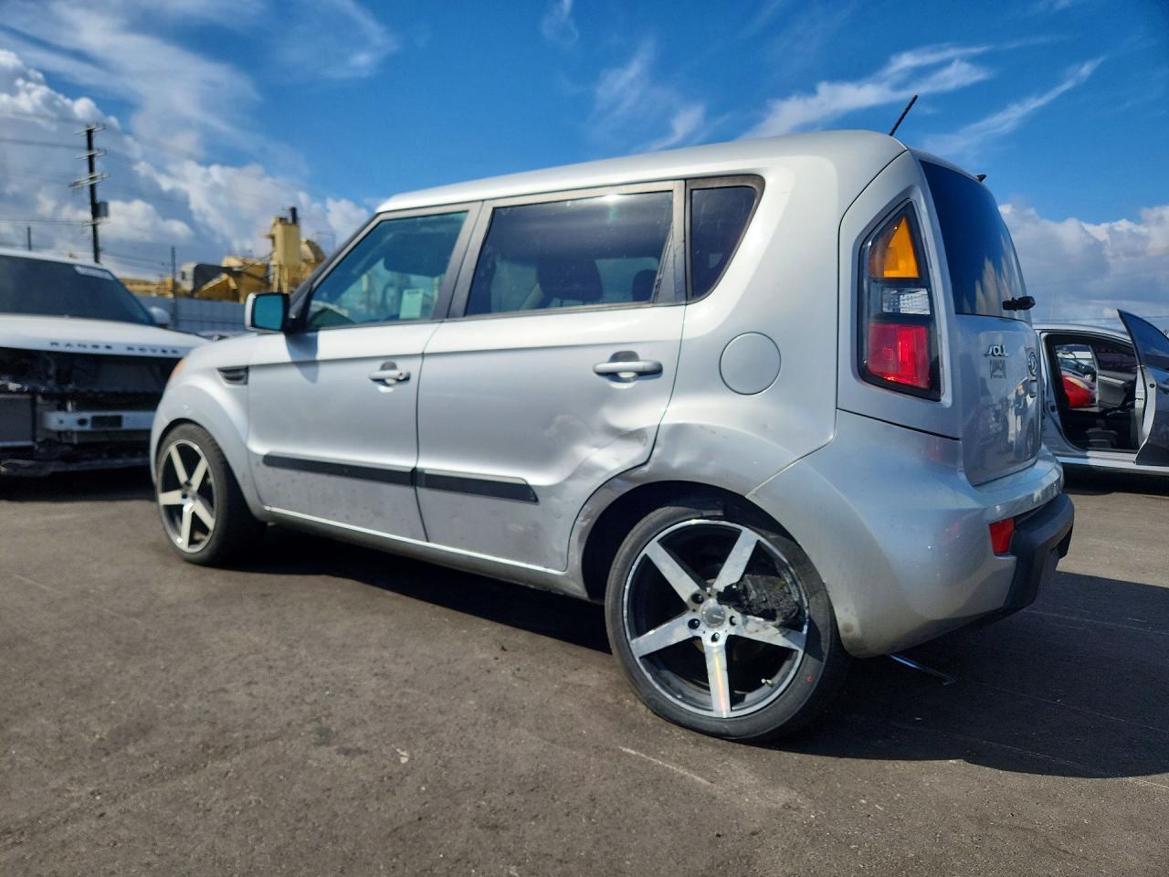 2011 Kia Soul + - Фото 2