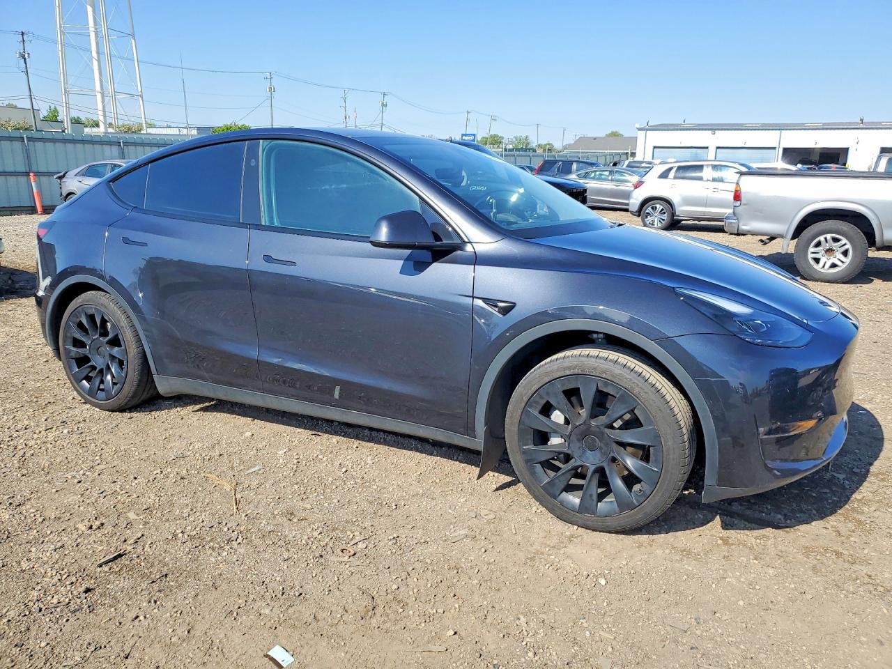 2024 Tesla Model Y - Фото 4