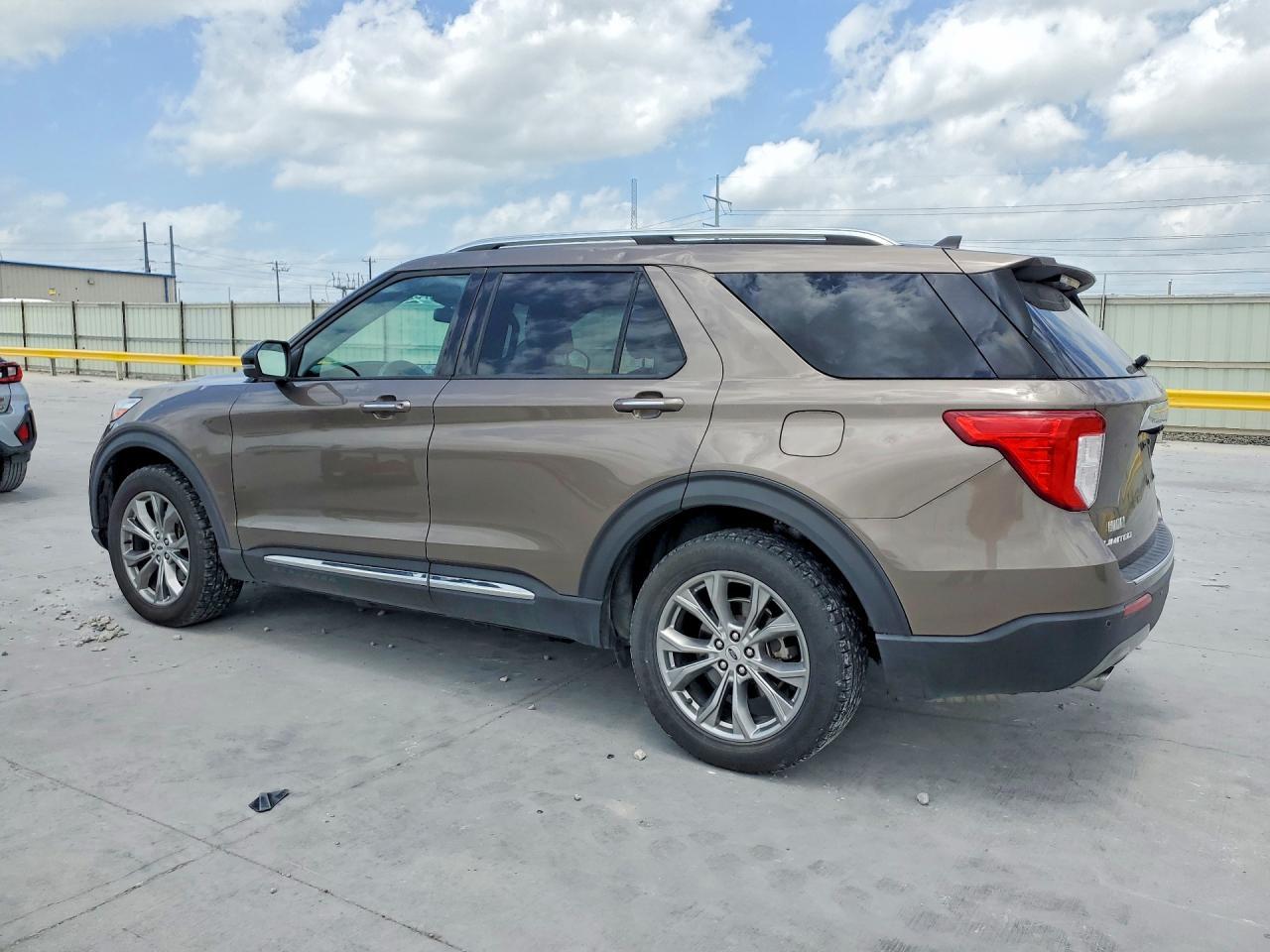 2021 Ford Explorer - Фото 2