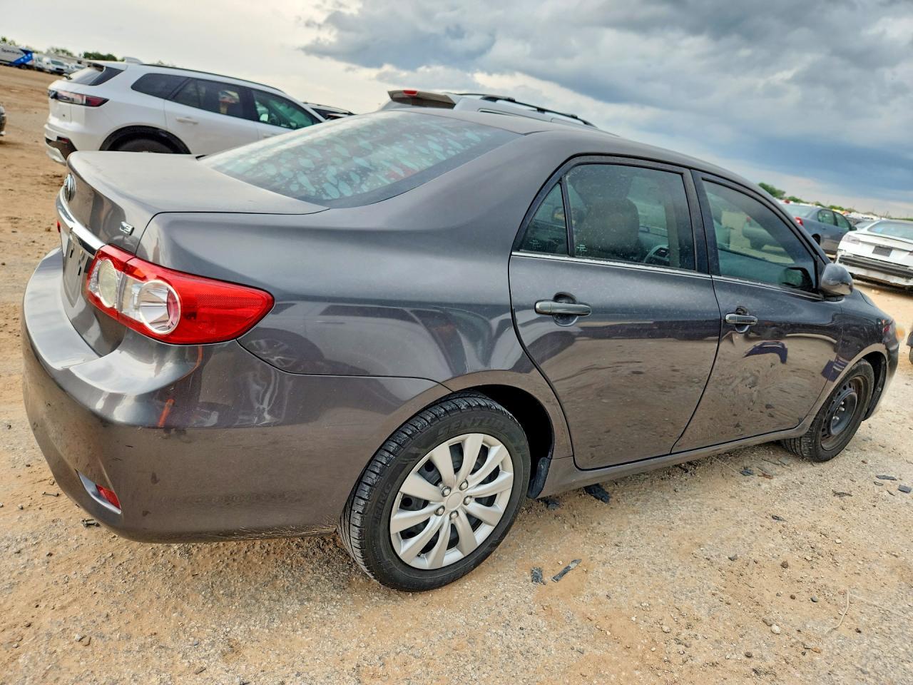 2013 Toyota Corolla Le - Image 3