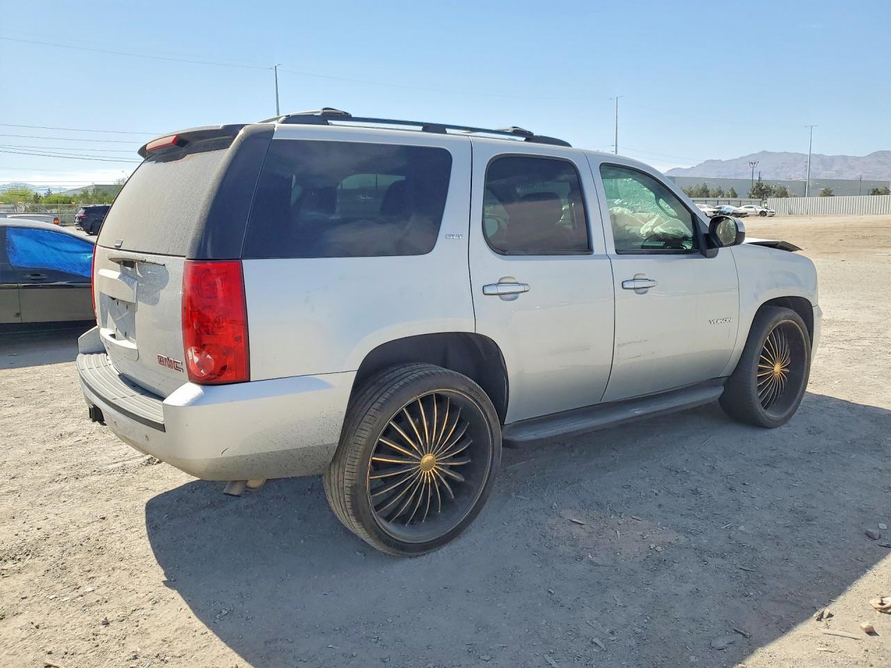 2012 GMC Yukon Slt - Image 3