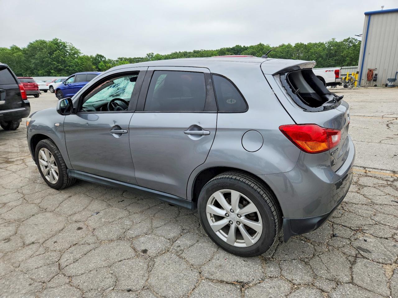 2015 Mitsubishi Outlander Sport Es - Image 2
