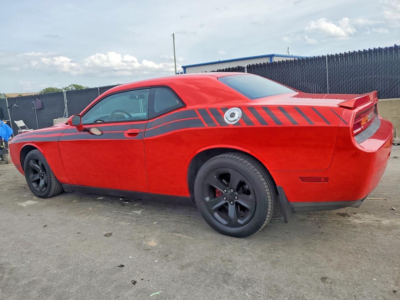 2014 Dodge Challenger Sxt - Фото 2