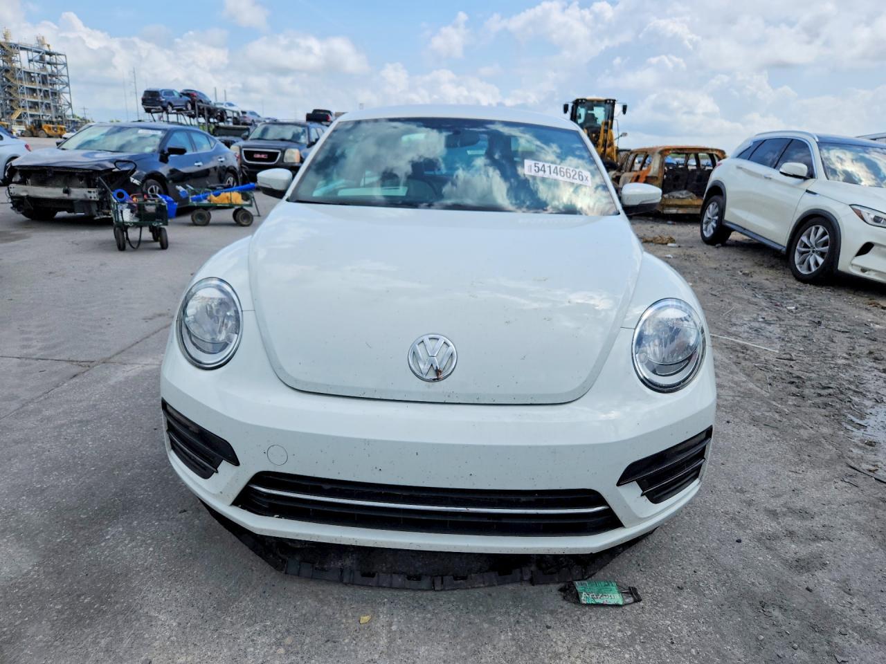 2017 Volkswagen Beetle 1.8T - Фото 5