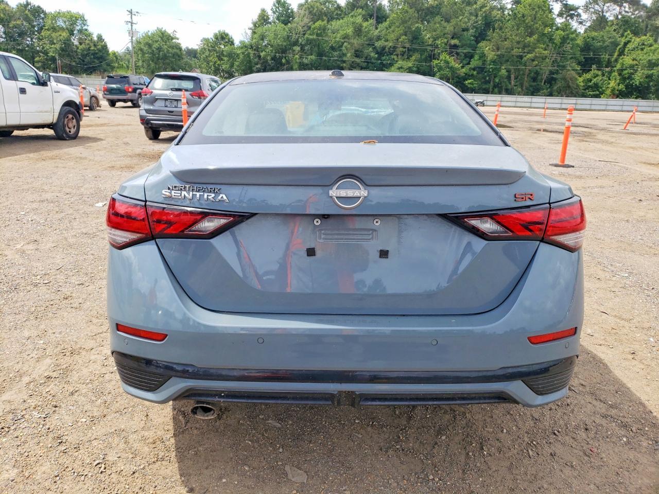 2025 Nissan Sentra Sr - Image 6