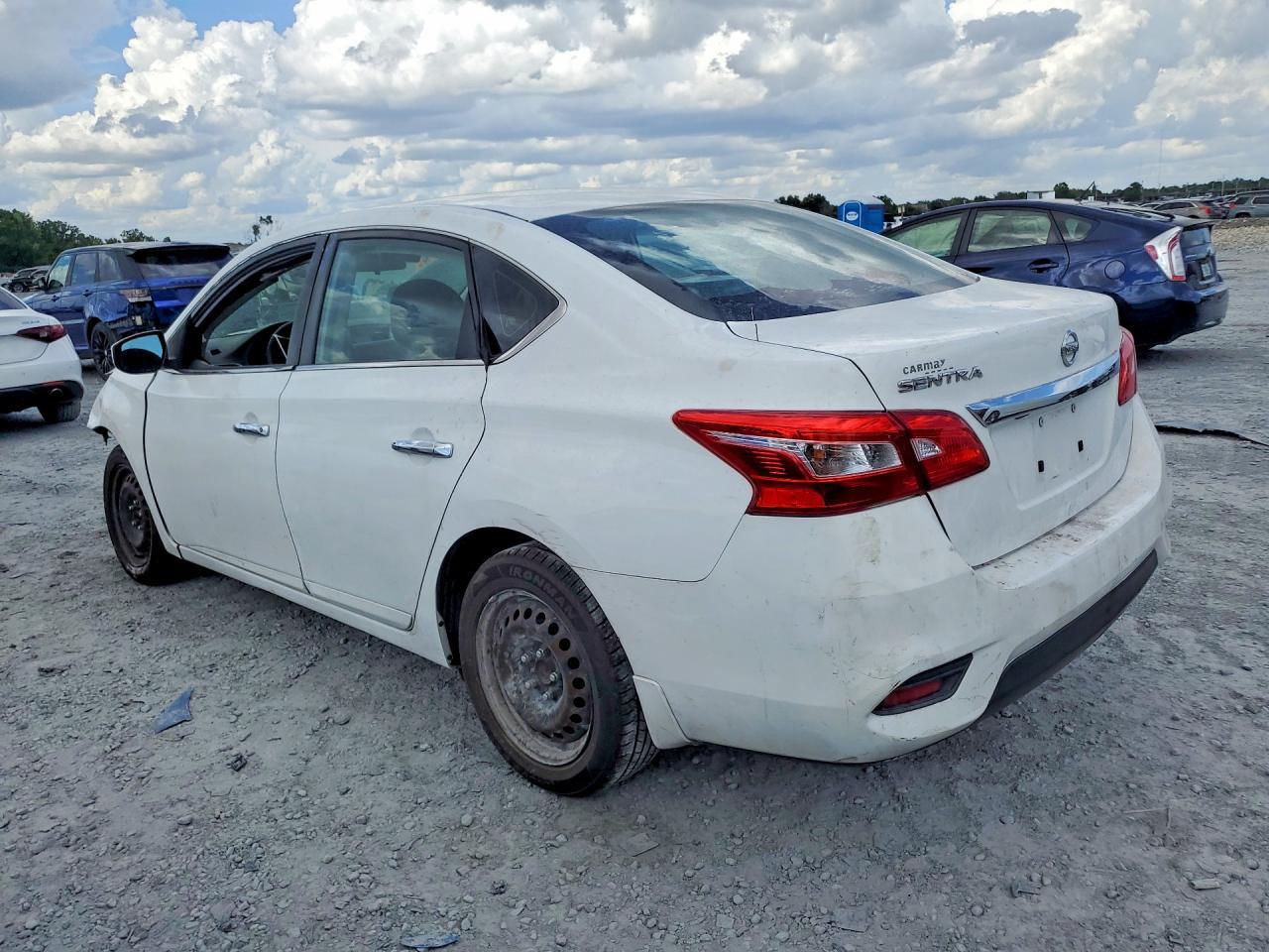 2018 Nissan Sentra S - Фото 2