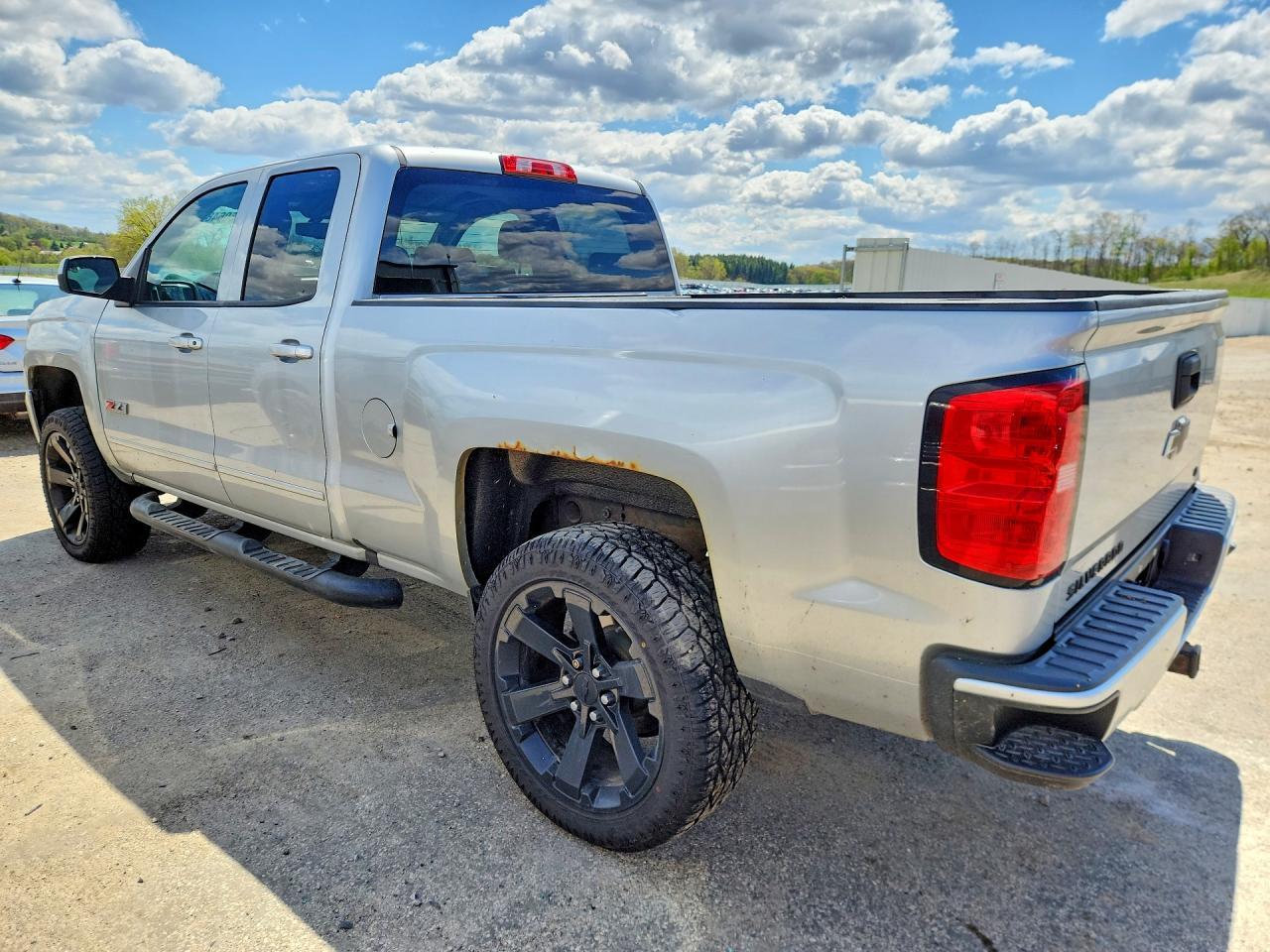 2017 Chevrolet Silverado K1500 Lt - Фото 2
